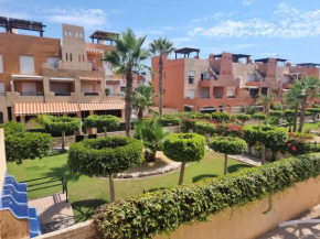 ¡Apartamentos cerca de la piscina y de la playa en urbanización Paraíso de Vera!